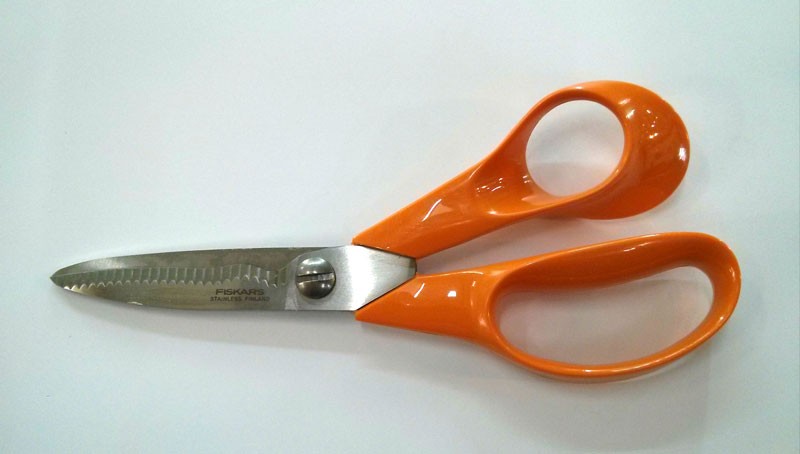 TISORA CUINA 18CM FISKARS