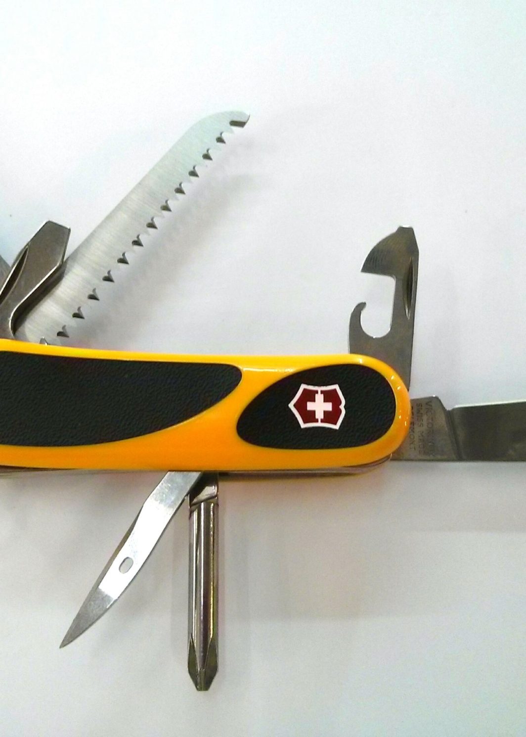 NAVAJA VICTORINOX MULTIUSOS 4913.C8