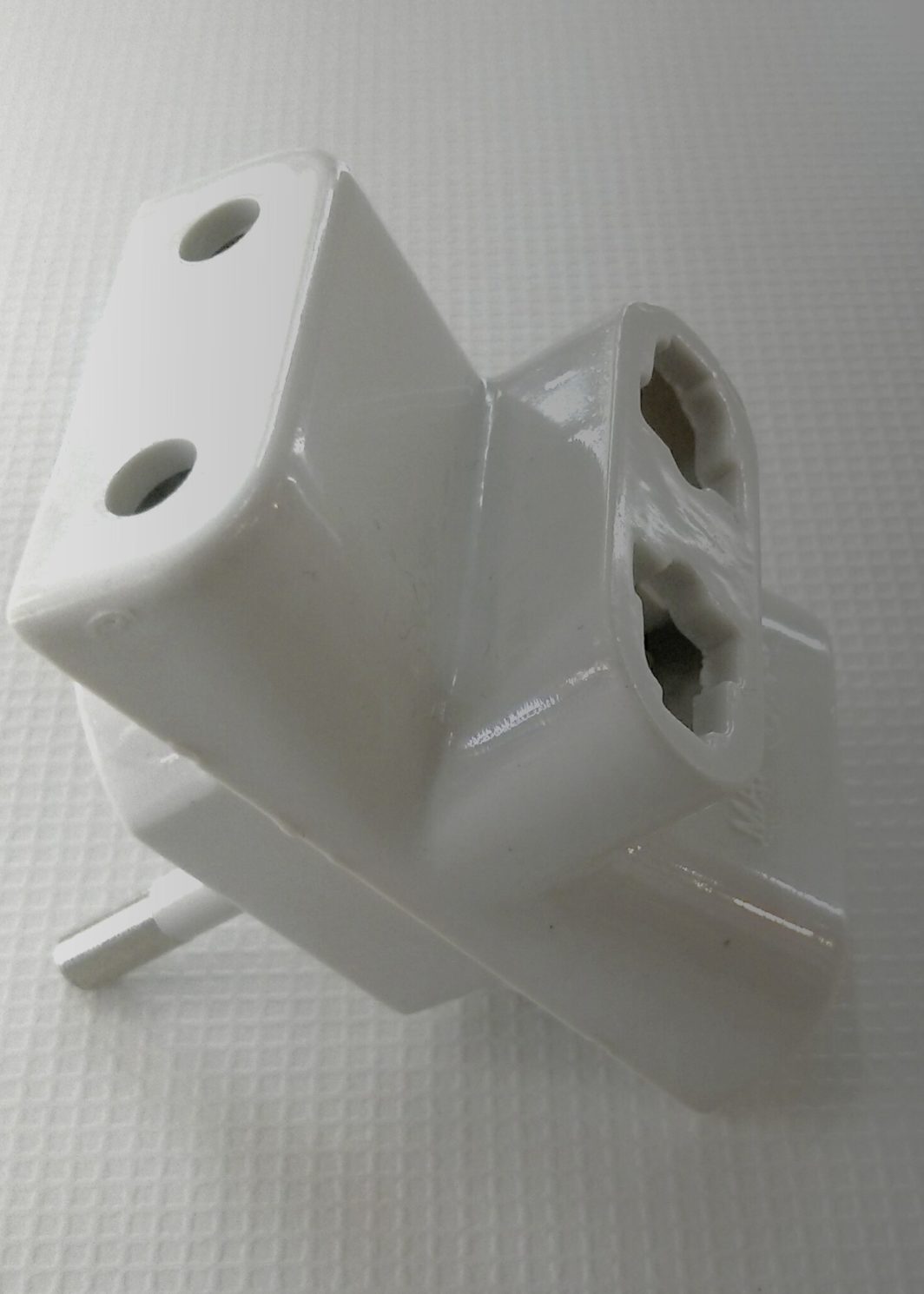 CLAVIJA LADRÓN TRIPLE NORMAL/SCHUKO